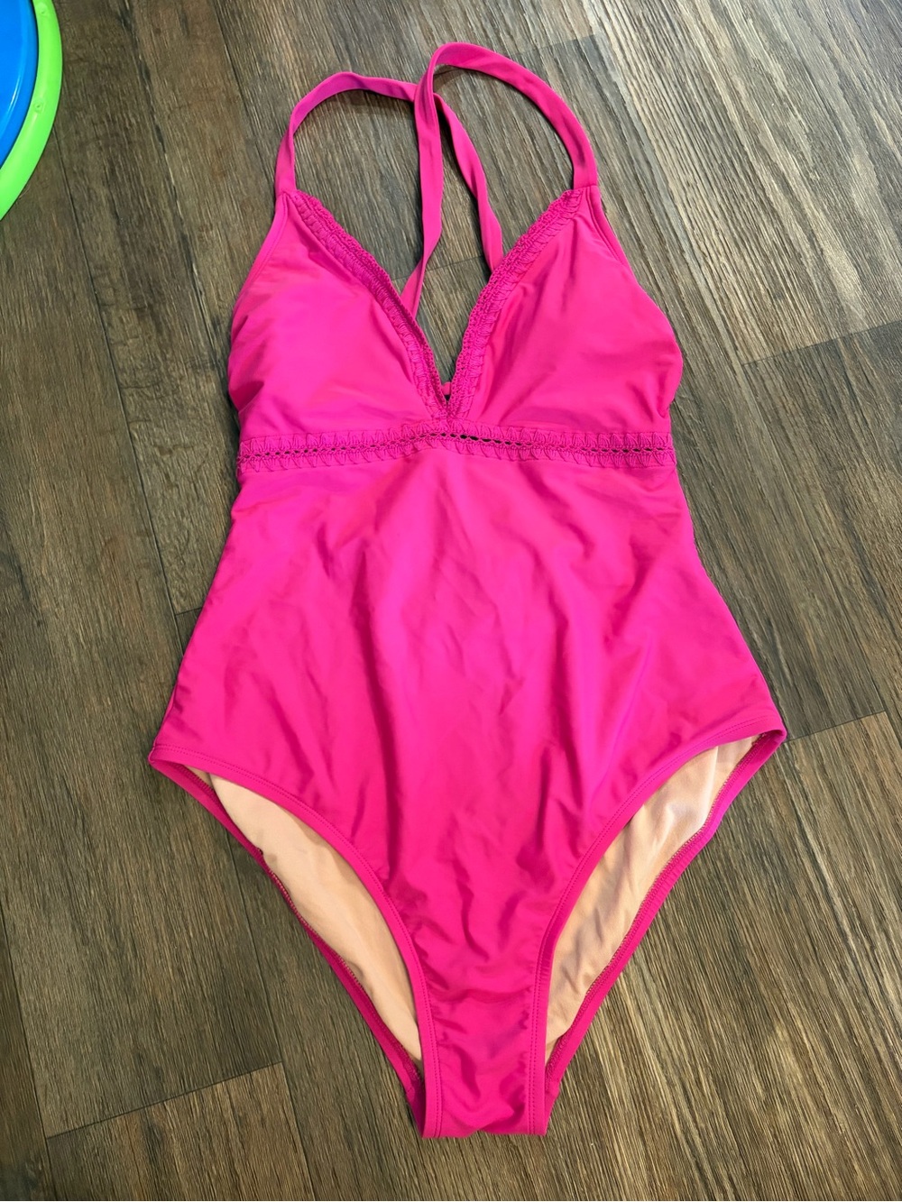 Kona Sol Women's Bright Pink Crochet Shell Stitch One Piece Swimsuit Size Large - Picture 2 of 6